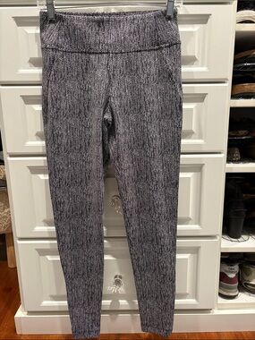 Athleta Heathered Black and White Active Leggings